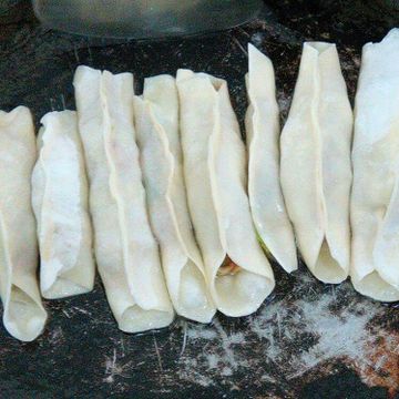 E.H一起做了高麗菜豬肉鍋貼