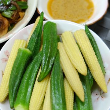 Dolly Chen一起做了燙秋葵（調理方式）