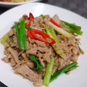 Dolly Chen一起做了蔥爆豬肉絲