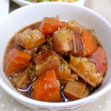 Dolly Chen一起做了【電鍋料理】苦瓜滷五花