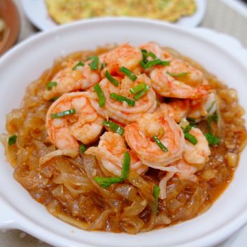 Dolly Chen一起做了鮮蝦粉絲煲