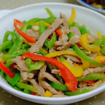 Dolly Chen一起做了青椒肉絲