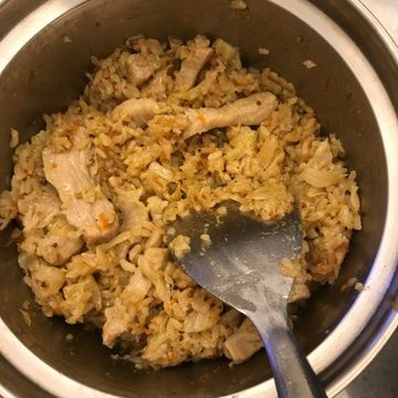 Hao wife ㄟ苦情廚房一起做了古早味高麗菜飯