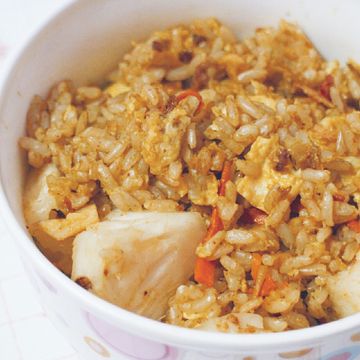 凜亞一起做了鳳梨炒飯