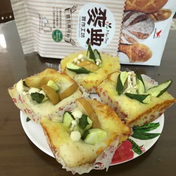 企鵝好愛煮一起做了時蔬佛卡夏【麥典實作工坊麵包專用粉】
