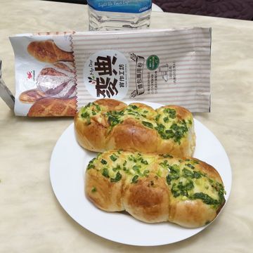 鳳小鈴一起做了蔥花麵包  【麥典實作工坊麵包專用粉】