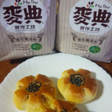 杜mom練功房一起做了紅豆麻糬麵包【麥典實作工坊麵包專用粉】