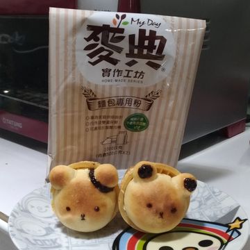 郭銘松一起做了簡單揉「小熊甜筒麵包」夏日裡的療癒麵包♪