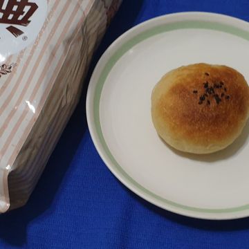 亂煮一通+育一起做了紅豆麵包【麥典實作工坊麵包專用粉】