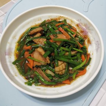 沙茶炒魷魚：liliya 一起做