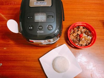 虎牌電子鍋，科技始終來自於惰性，懶煮婦也能省力上菜！