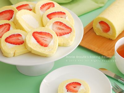 參考食譜 : 草莓鮮奶油蛋糕捲【烘焙展食譜募集】