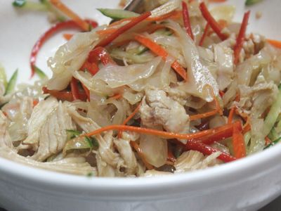 參考食譜 : 【夏日必備】涼拌酸高麗菜雞肉