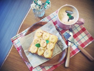 貓王最愛"香蕉花生吐司"~我也愛呀^^