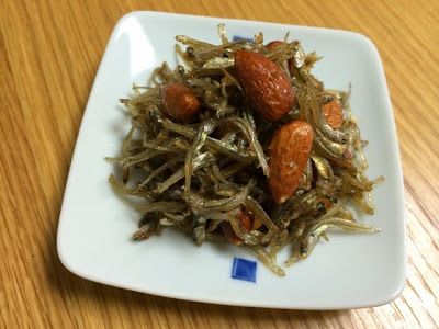 炒杏仁小魚乾 멸치볶음