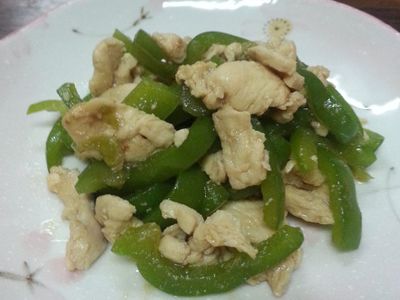 參考食譜 : 青椒炒雞肉