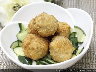 酥炸花枝豆腐球