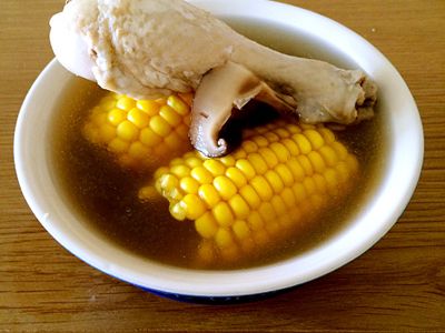 參考食譜 : 蒜香菜脯玉米雞湯