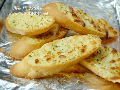 參考食譜 : 起司香蒜吐司 【超香濃酥脆】