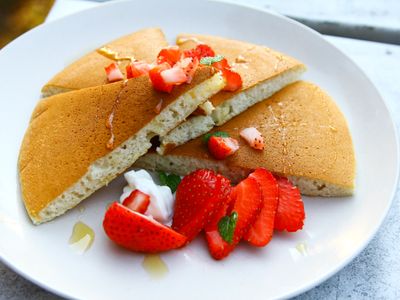 參考食譜 : 美式大鬆餅（市售鬆餅粉）