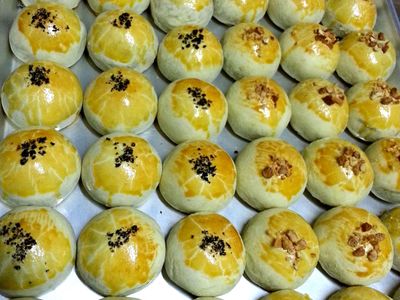 參考食譜 : 紅豆蛋黃酥