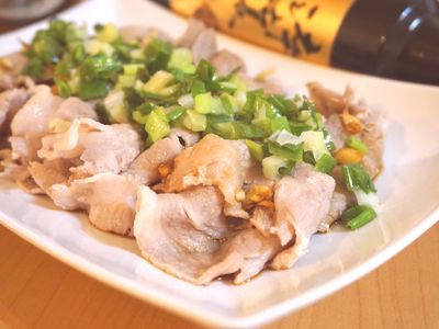參考食譜 : 蔥油淋梅花豬《淬釀真心食堂》