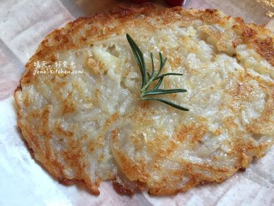 參考食譜 : 起司薄脆薯餅 - 兩種材料輕鬆完成