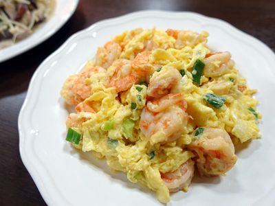 參考食譜 : 簡易好上手—滑蛋蝦仁