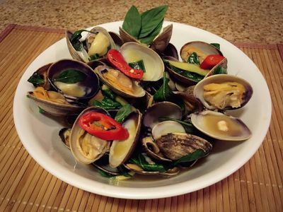 參考食譜 : 九層塔炒蛤蜊