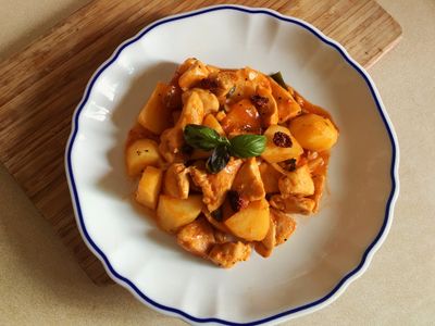 參考食譜 : 茄汁馬鈴薯雞 【蕃茄醬懶人料理】