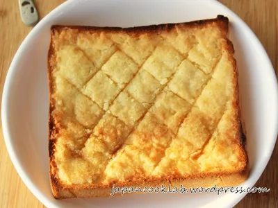 參考食譜 : 15分鐘蜜瓜包吐司