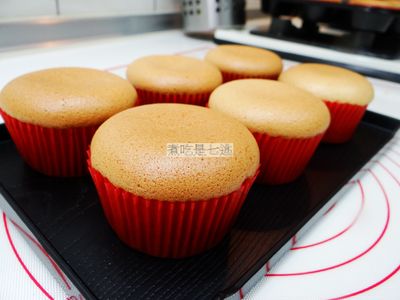 參考食譜 : 煉乳清水杯子蛋糕