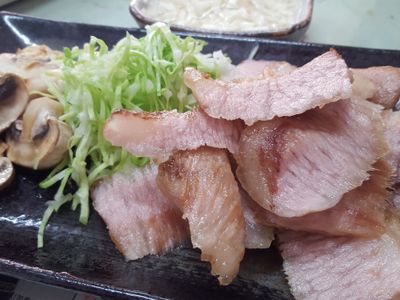 香煎蘑菇松板肉