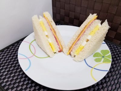 火腿起司蛋三明治