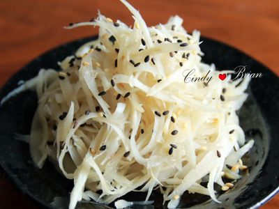 涼拌牛蒡絲 (牛蒡削皮&切絲&防氧化法)