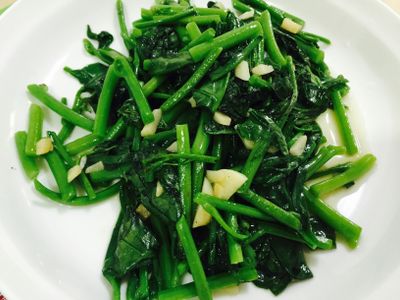 參考食譜 : 蒜炒皇宮菜