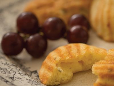 填鑲布里起司瑪德蓮泡芙