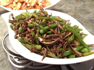 糯米椒炒小魚干