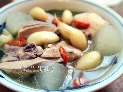 參考食譜 : 鑄鐵鍋蒜頭冬瓜雞湯