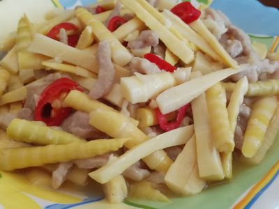 參考食譜 : 箭筍炒肉絲