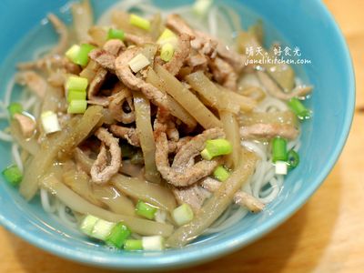 參考食譜 : 榨菜肉絲麵
