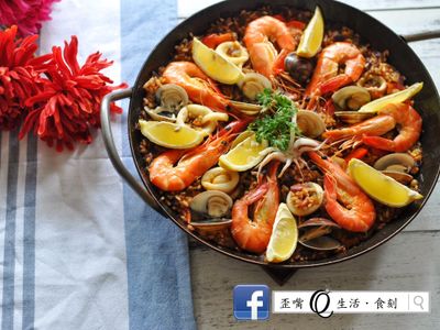 參考食譜 : [鑄鐵鍋][一鍋到底]西班牙海鮮燉飯