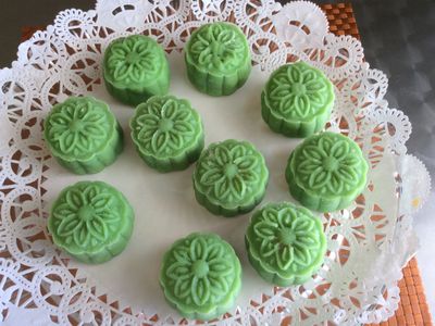 班蘭蓮蓉冰皮月餅