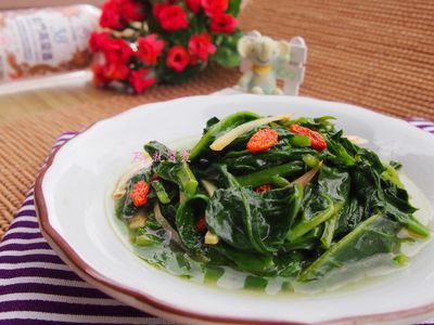 參考食譜 : 麻油枸杞皇宮菜-38度金門高粱酒