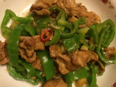 參考食譜 : ♡青椒炒肉絲♡