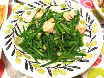 參考食譜 : 韭菜花炒蝦仁