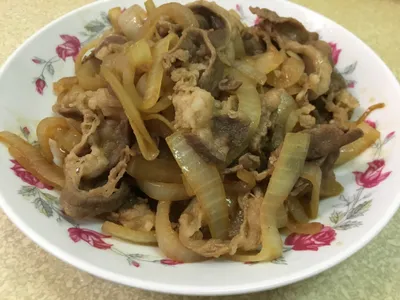 洋蔥炒牛肉片