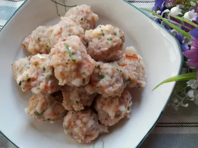 自家製香菜蝦丸子 ~ 蕃茄蝦丸蘿蔔湯