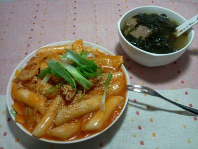 參考食譜 : [韓式]辣炒年糕&海帶牛肉湯