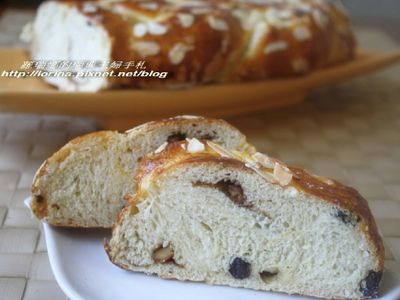 參考食譜 : 五分鐘麵糰做椰子奶酥葡萄麵包